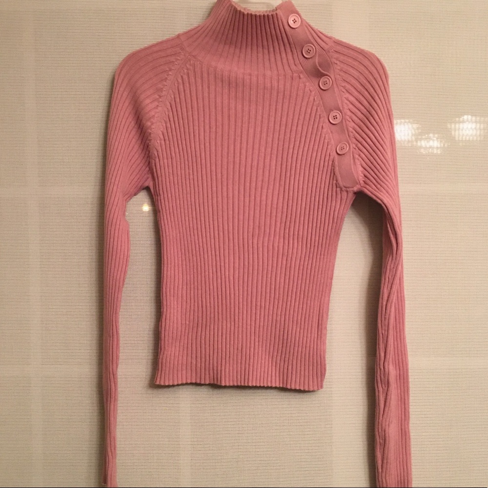 3/$15- 💕 Le Garage Turtleneck Button neck large